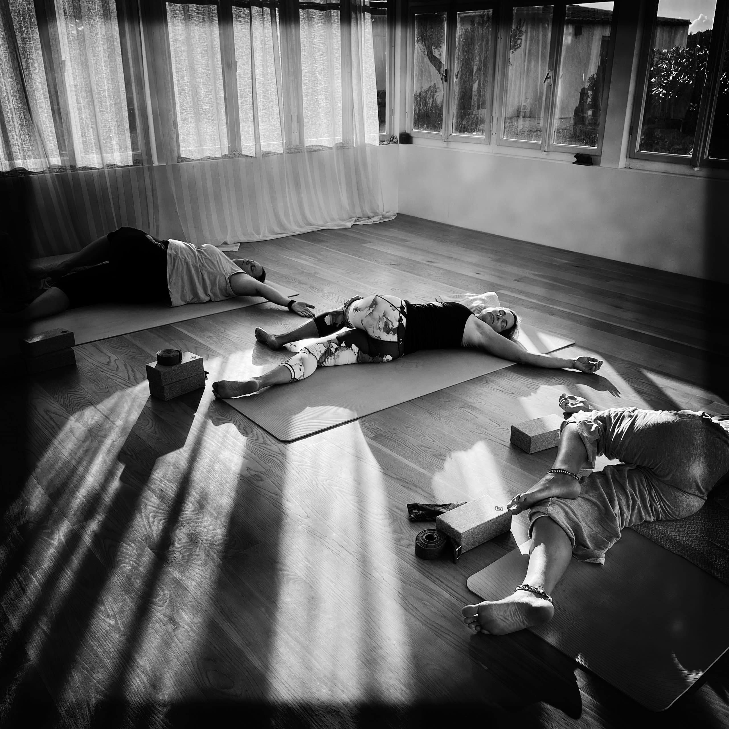 Tiefenentspannung — Savasana im Licht