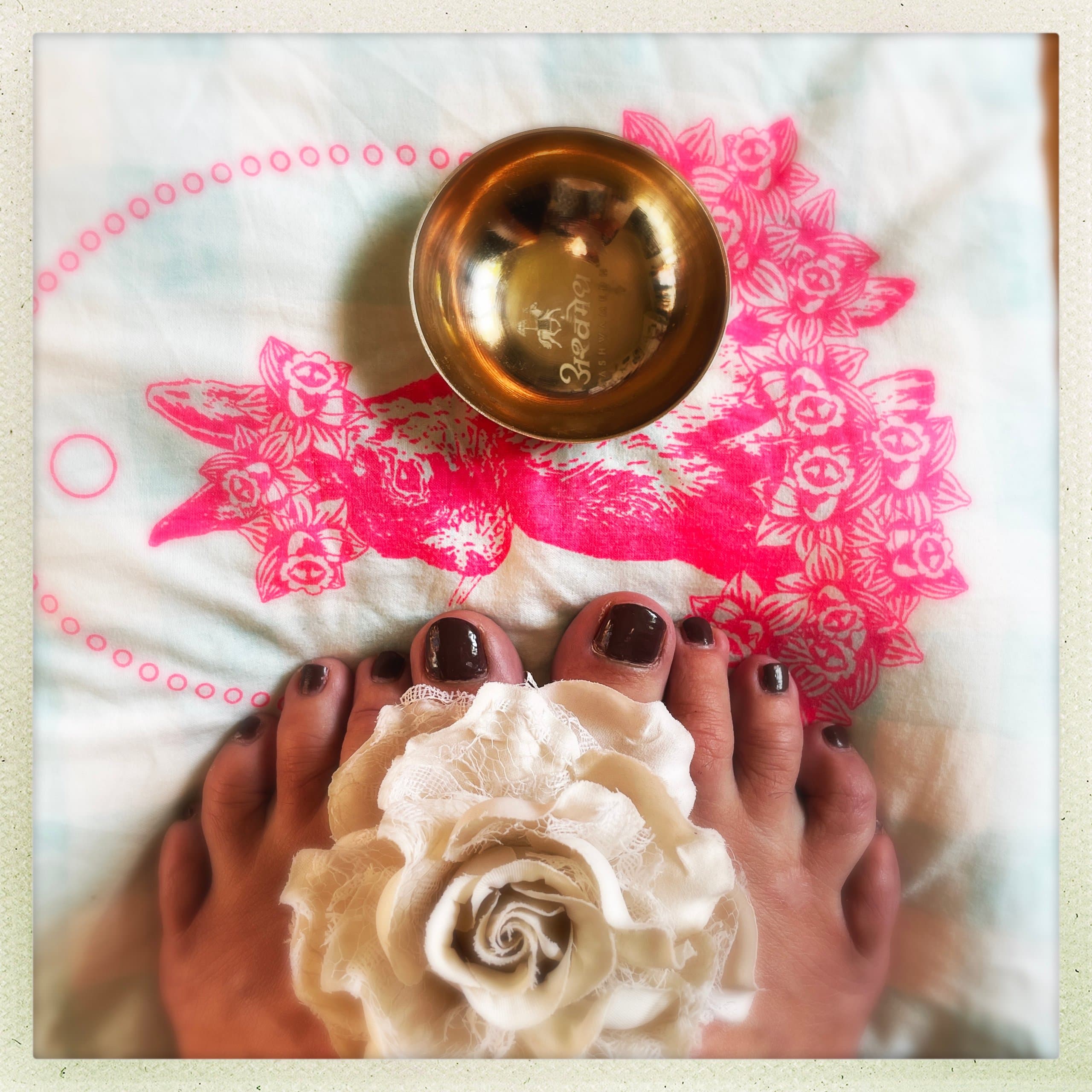 Kaash-Schale — Ayurvedische Fussmassage